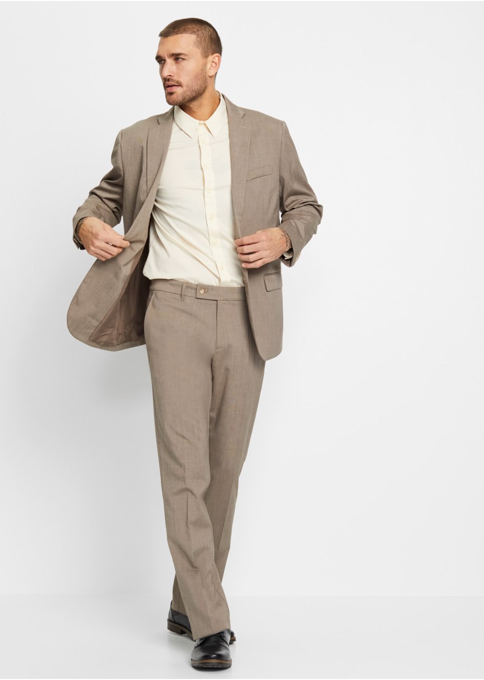 Costume 2 pièces : veste de costume et pantalon