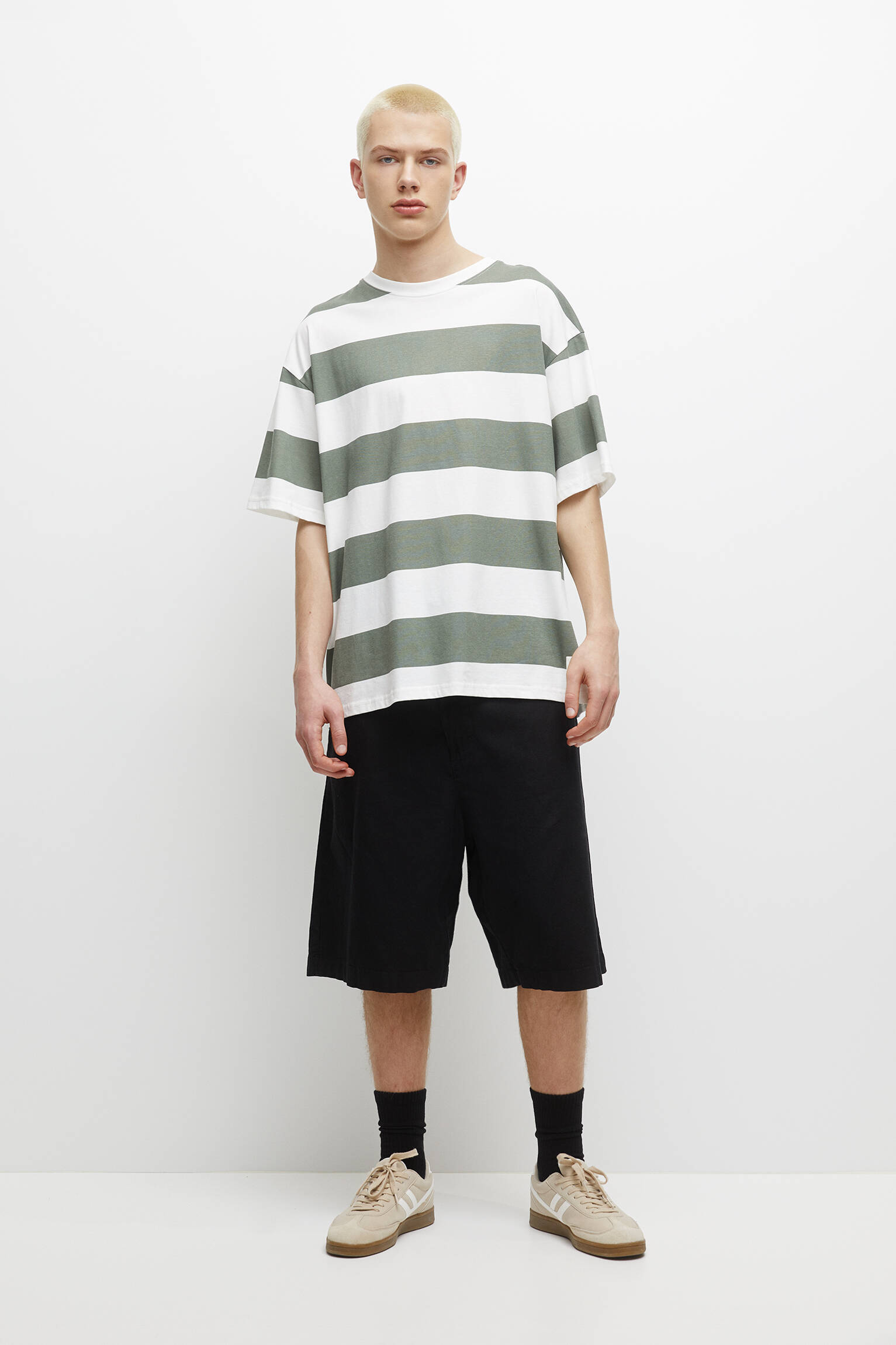 CAMISETA LISTRADA DE MANGA CURTA - VERDE