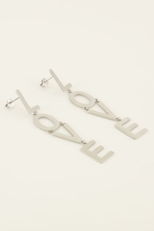 Oorhangers met love letters