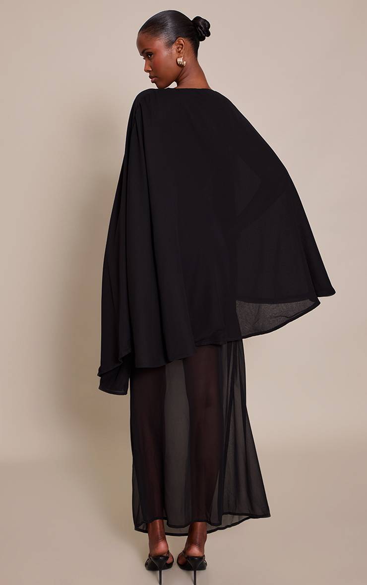 Noir Robe Longue En Mousseline Avec Détail Cape