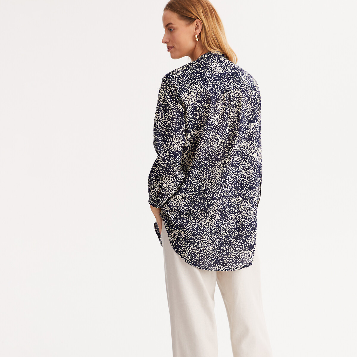 ANNE WEYBURN<br>Blusa estampada, gola túnica, mangas 3/4