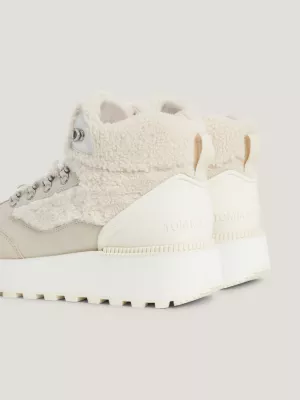 Botas híbridas de couro com travas