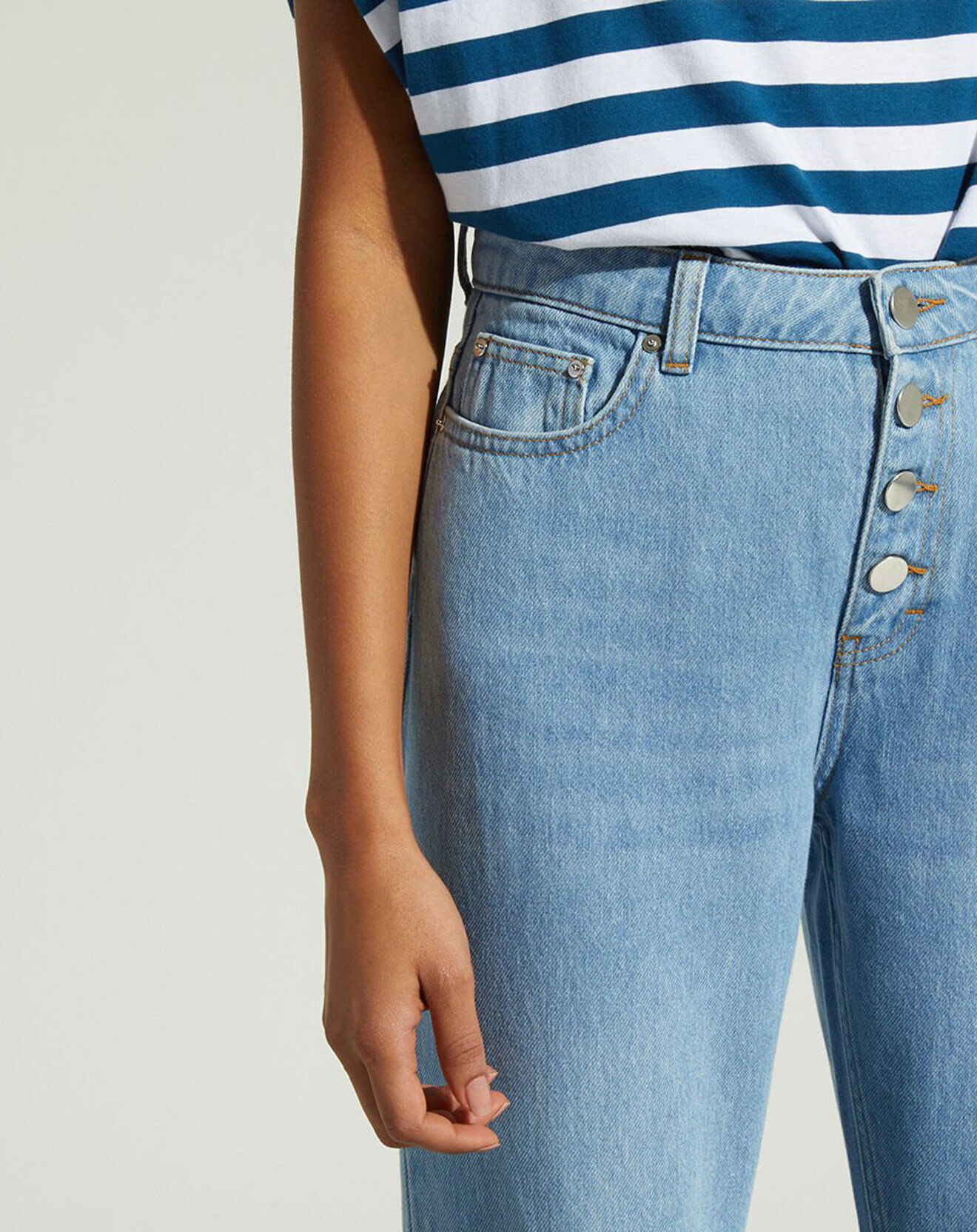 Galeries Lafayette Jean en Coton Bio Capri boutons bleu clair