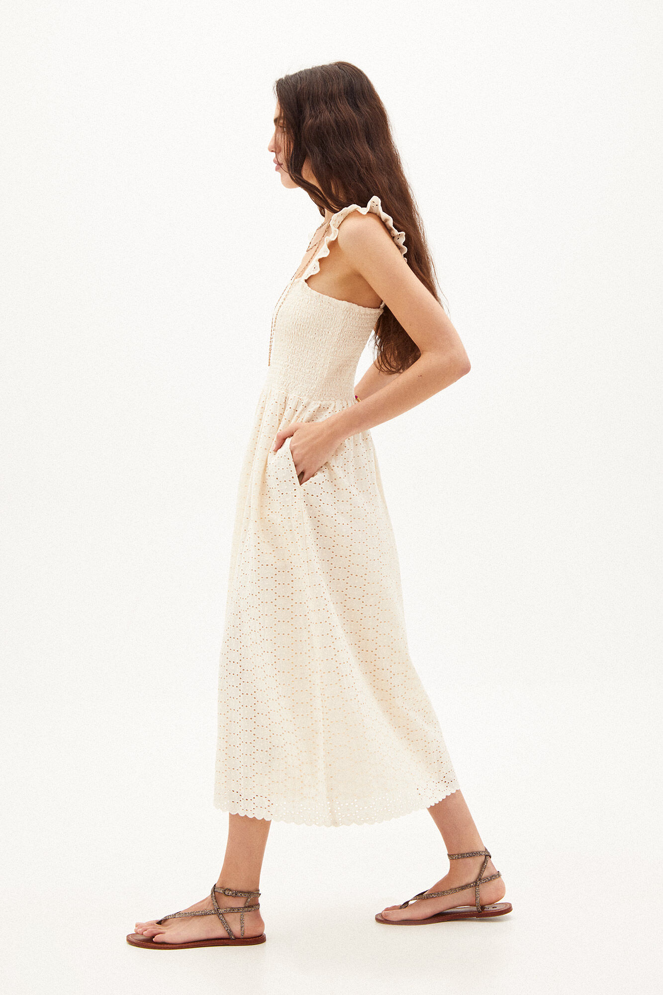 Fátima. Vestido midi bordado suíço - Bege
