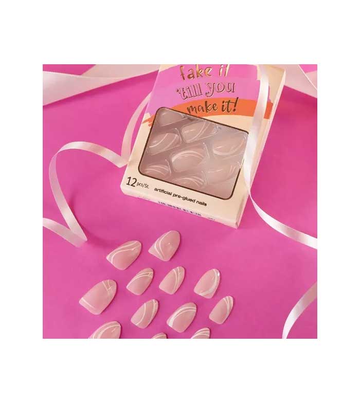 essence - *Fake it \'till you make it* - Unhas postiças - 04: Marblemania