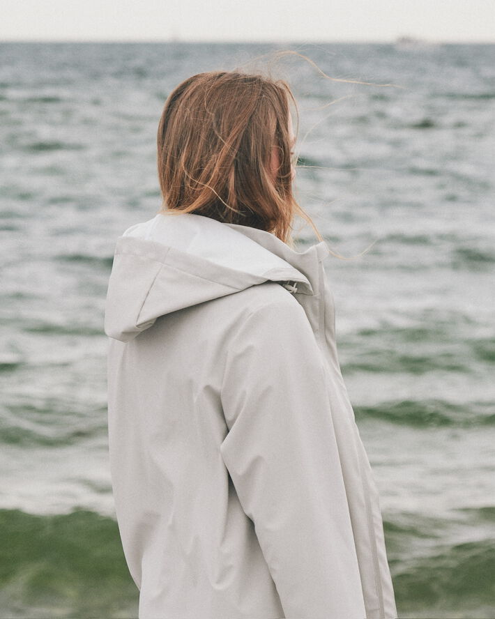 Neo Noir Rocco C Rain Jacket Ivory