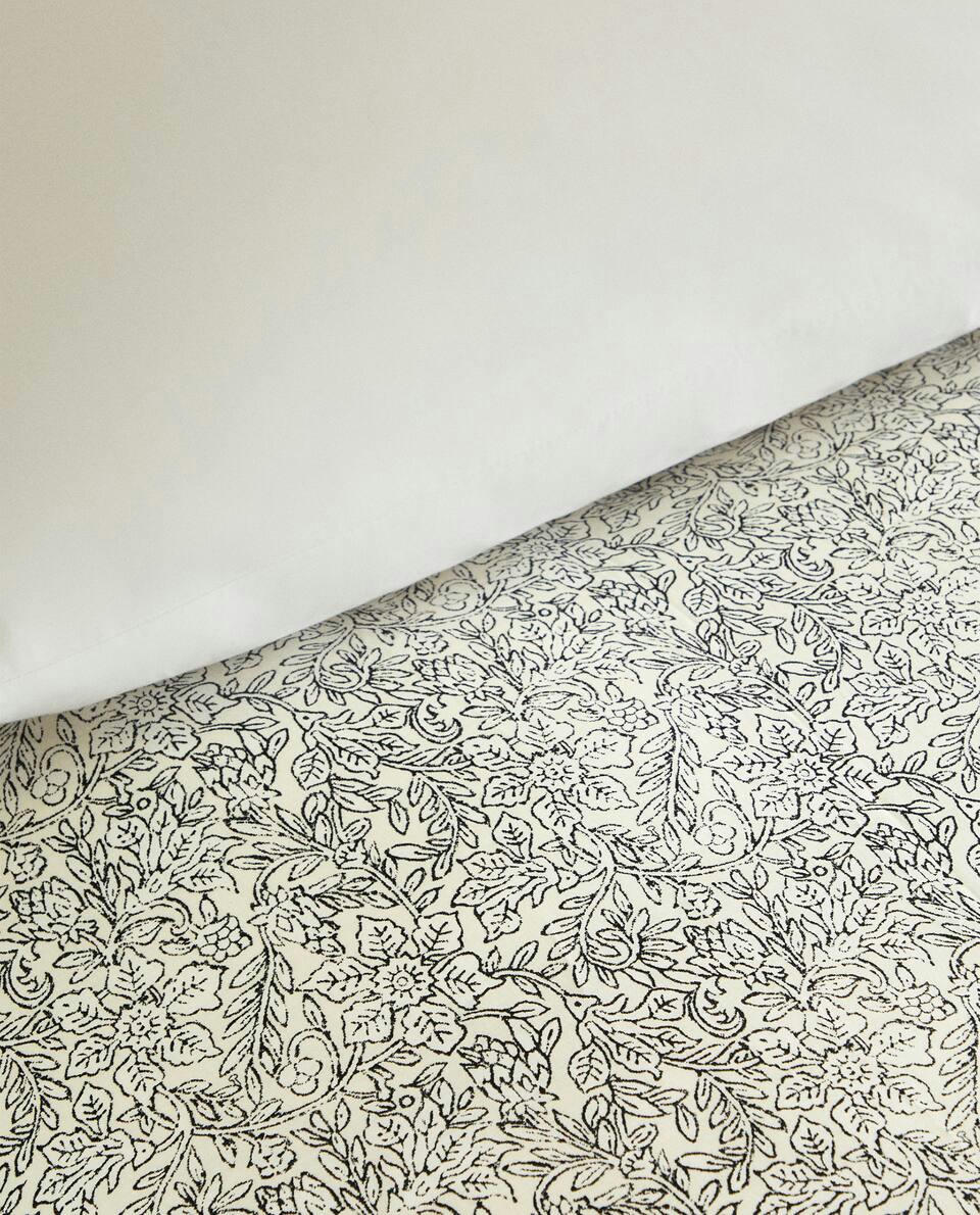 CAPA DE EDREDOM COM ESTAMPA FLORAL