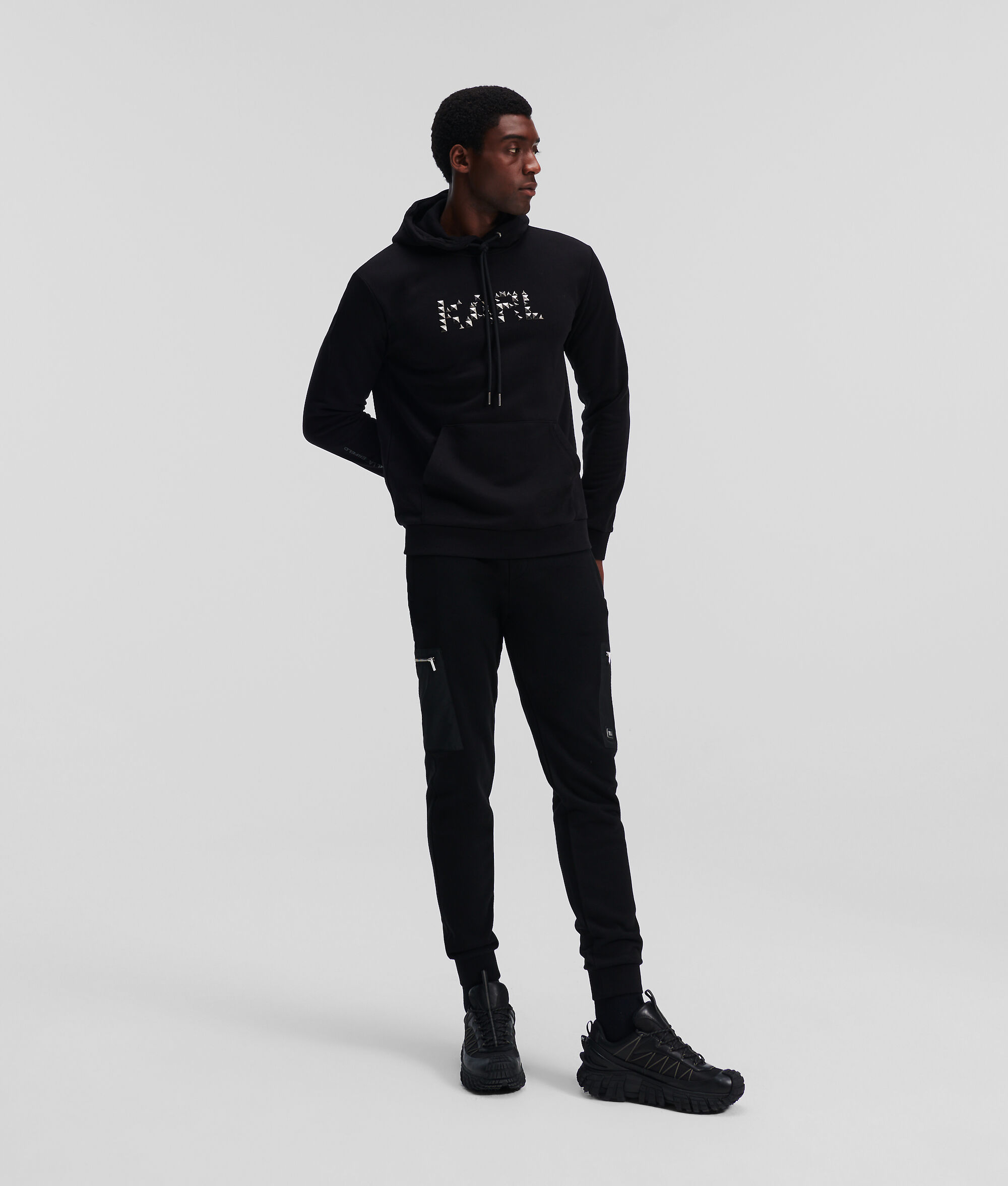 SWEAT À CAPUCHE À LOGO BRILLANT