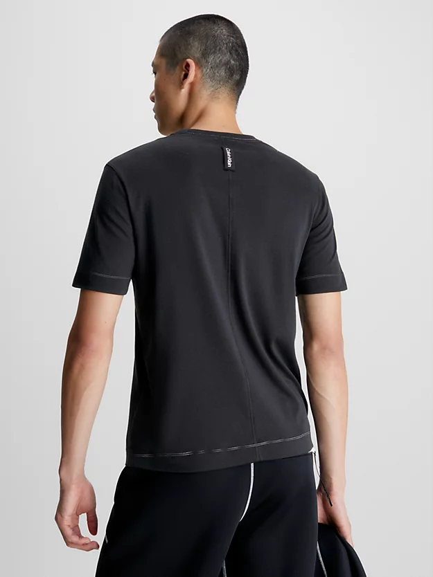 Camiseta de ginástica com logotipo