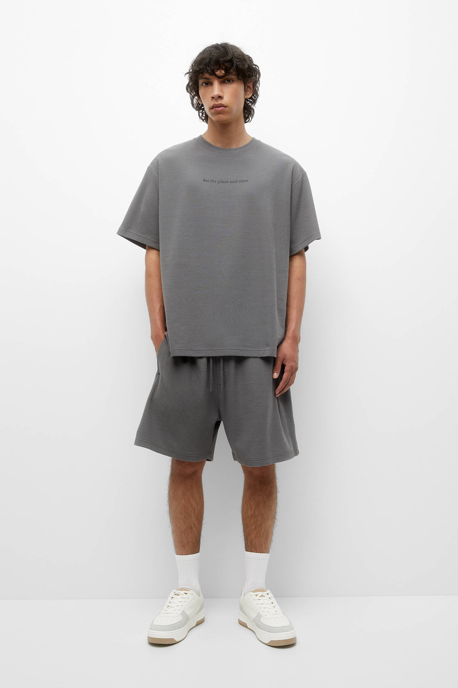 Conjunto de moletom bermuda texturizada - cinza antracite
