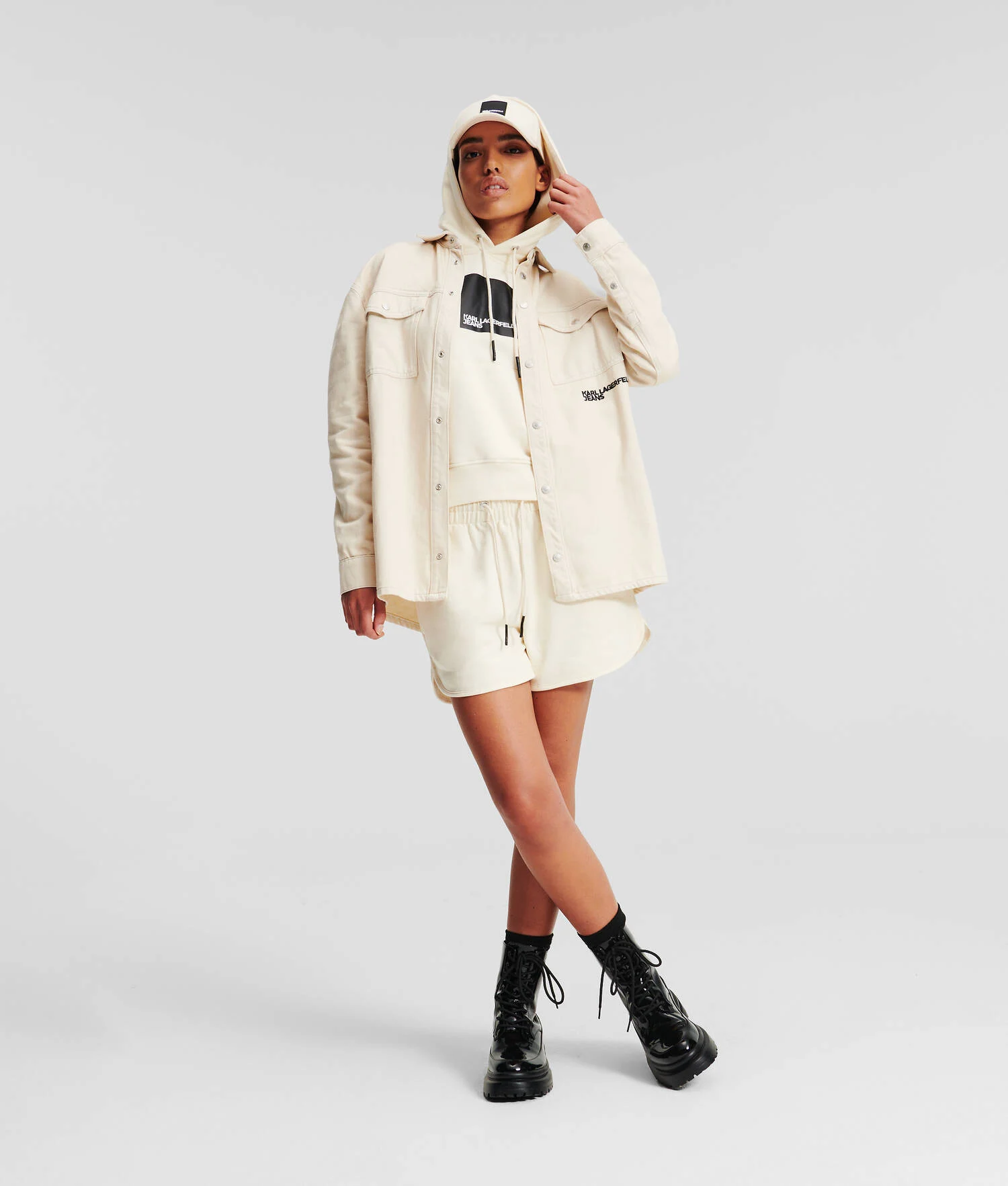 SWEAT À CAPUCHE AVEC LOGO KLJ ENCADRÉ