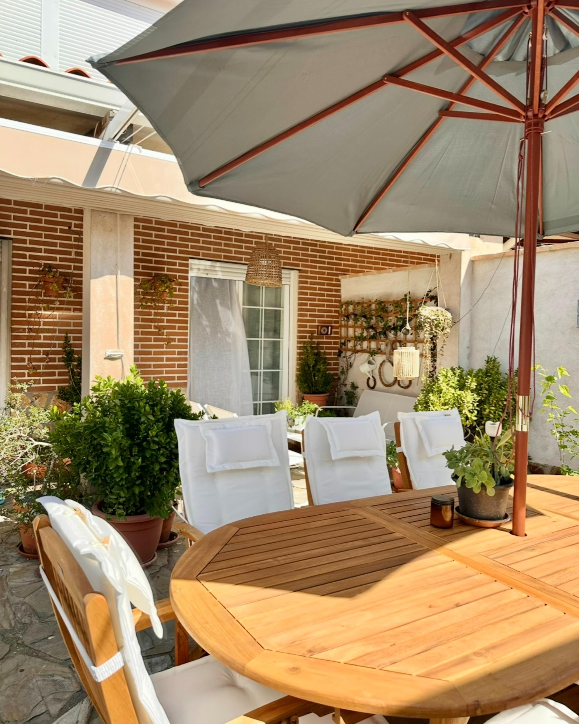 Tuinset 8-zits MAUI met parasol Acaciahout Gebroken wit
