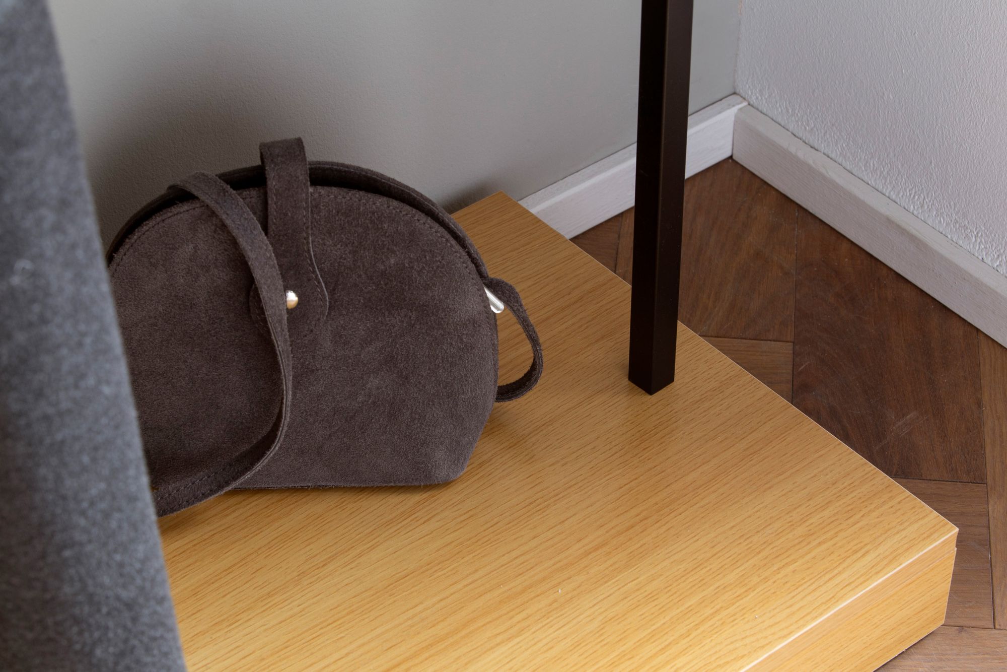 Garderobe FineBuy Kleiderschrank Eiche 145 cm Schubläden Spiegel Kleiderstange