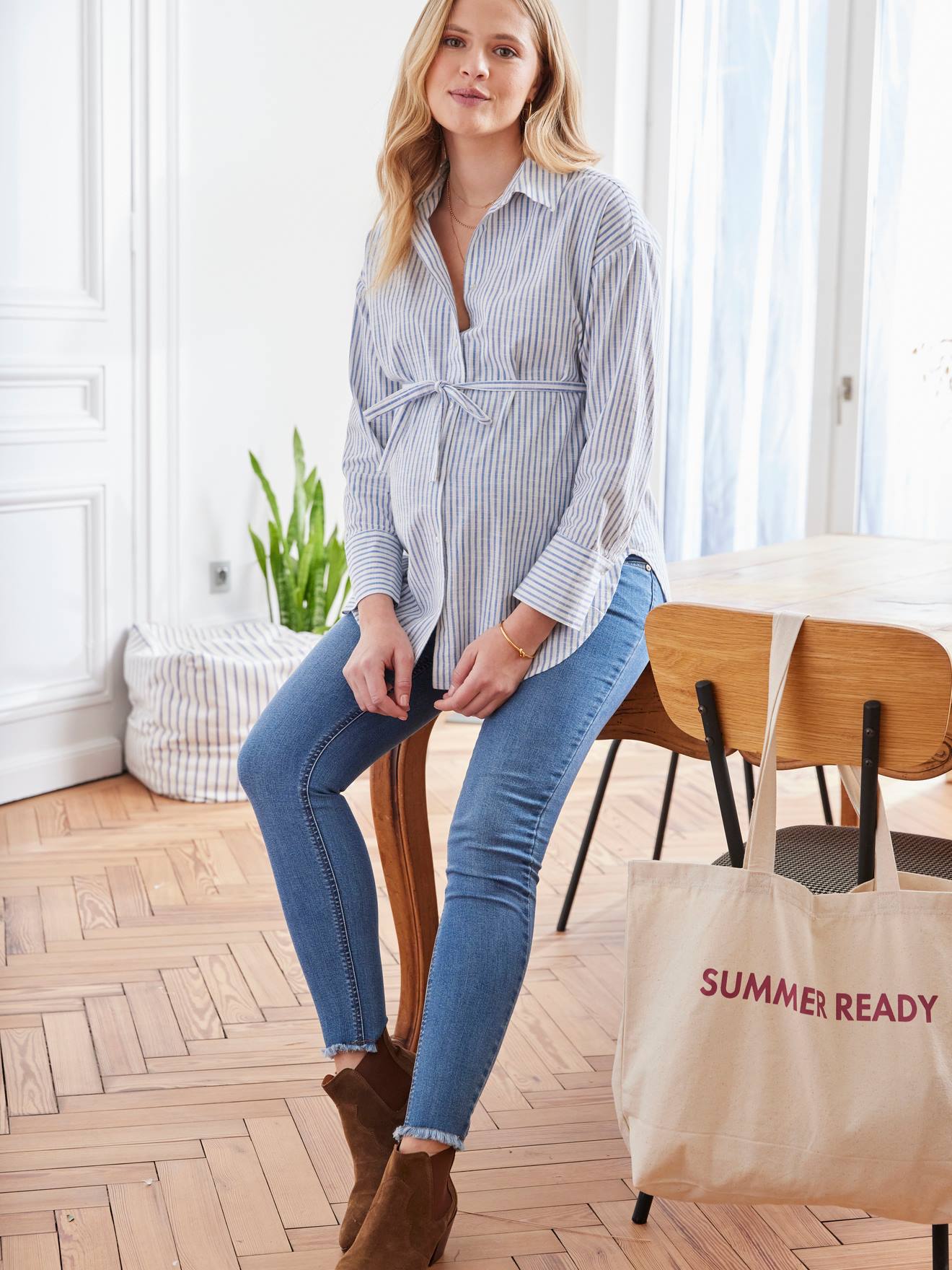 Blusa listrada de algodão com efeito linho, ideal para maternidade e amamentação, listras azuis.