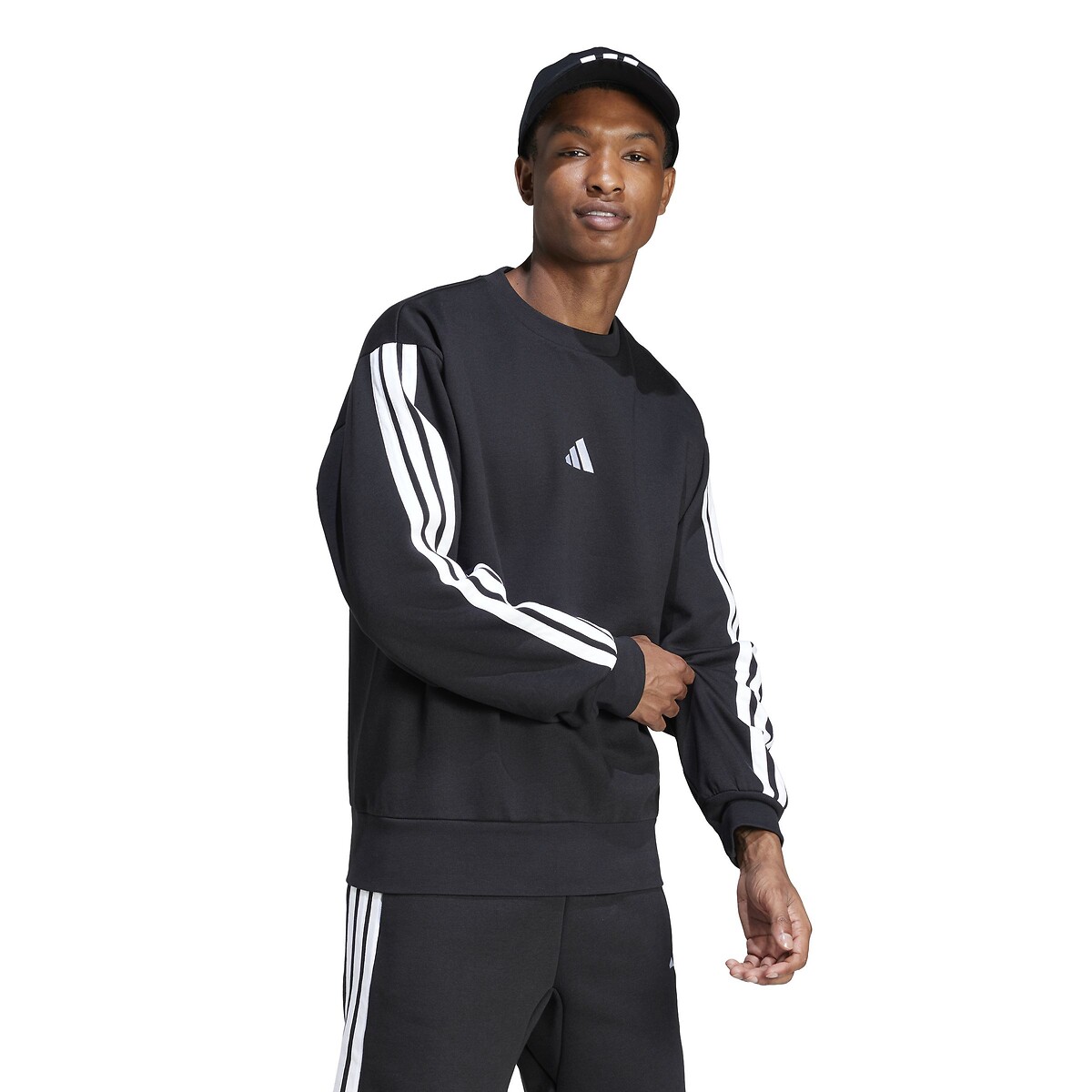 ADIDAS ROUPAS ESPORTIVAS<br>Suéter plano com gola redonda e as três listras essenciais
