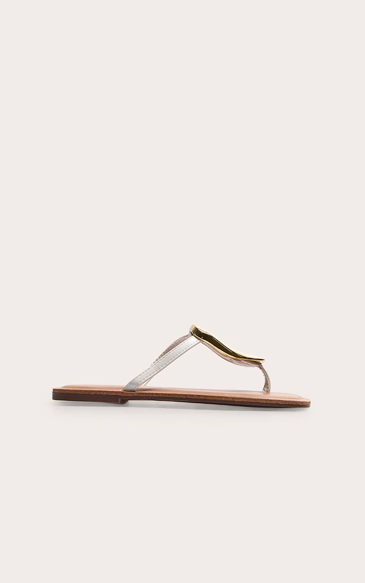 Blanc Sandales Plates En SYNTHÉTIQUE À Bout Carré Style Tong Avec Détail Ornement Et Semelle En Résine