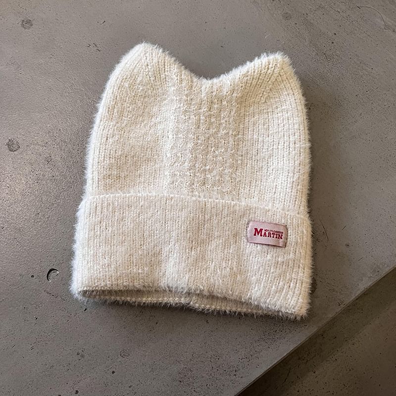 Cap Station - Letterapplicatie kattenoor gebreide muts