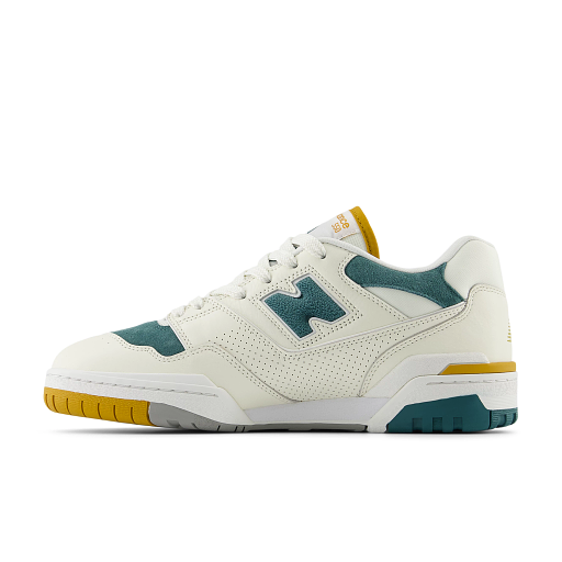 New Balance 550 Sneakers, Sea Salt/New Spruce, 42.5