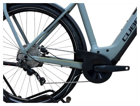 Produit reconditionné . Cube Kathmandu Hybrid One 625 SHIMANO 2023 . Vélo électrique . Cube . très bon état