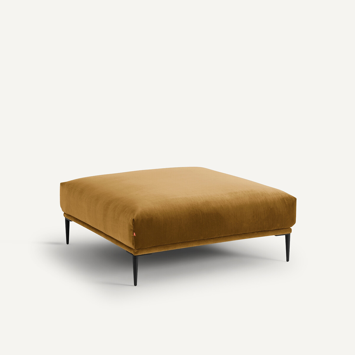 AM.PM<br>Puf XL em veludo, design Oscar E.Gallina