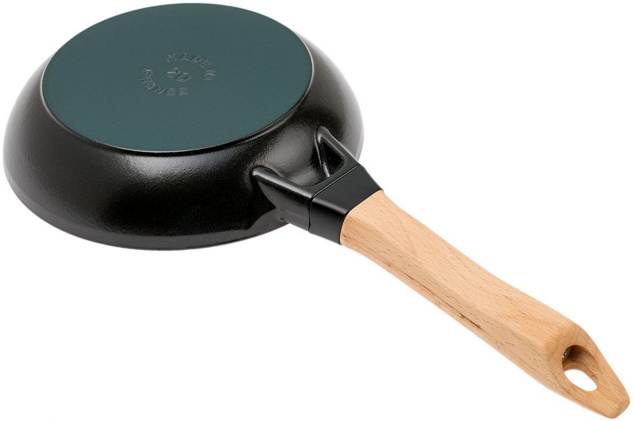 Staub koekenpan met houten handgreep 20cm, zwart