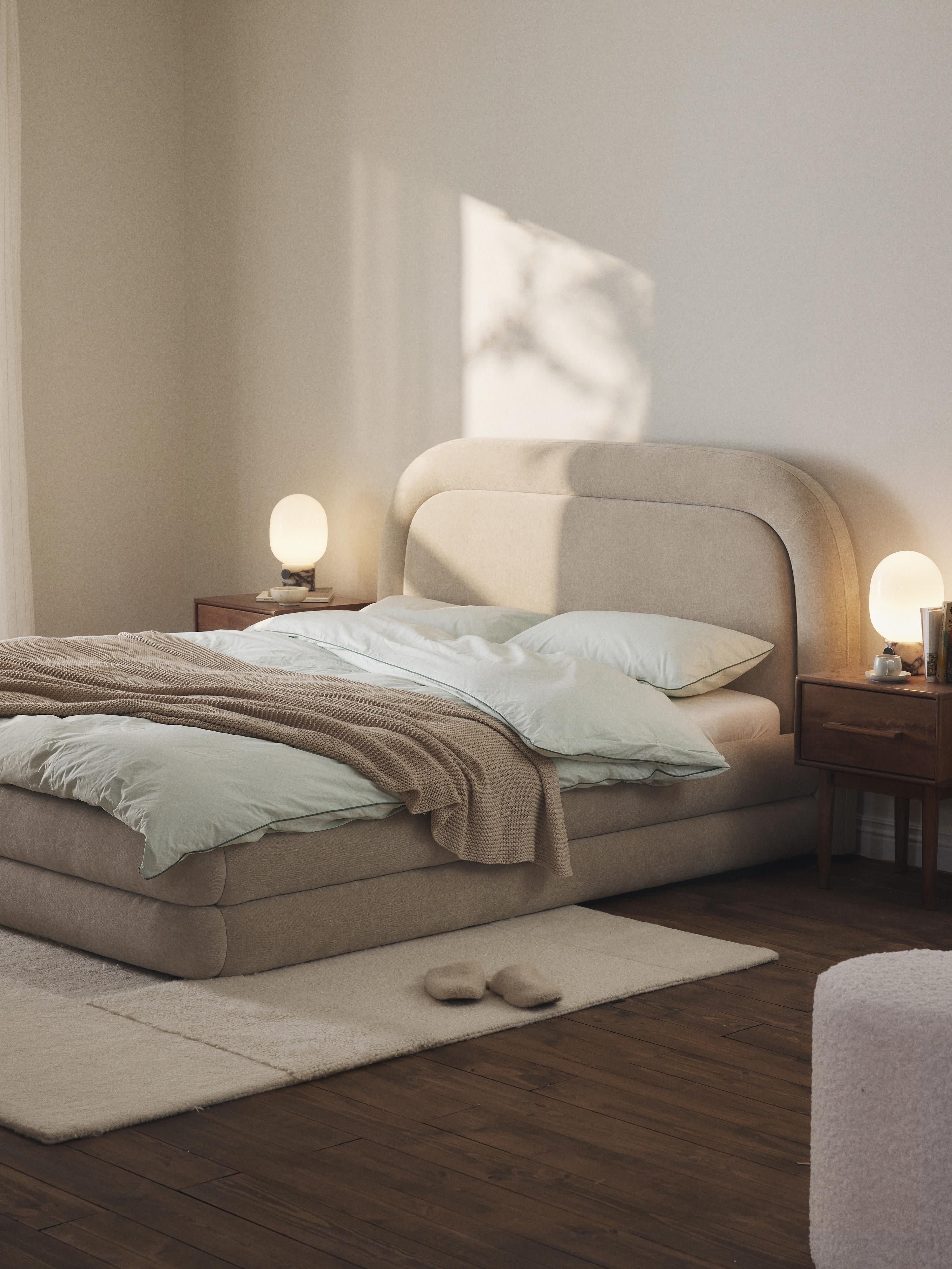 Gestoffeerd bed Solomon