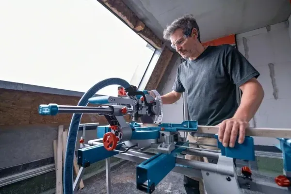 Bosch KAP-/GERINGSSAV GCM 18V-216 D SOLO - SOLO