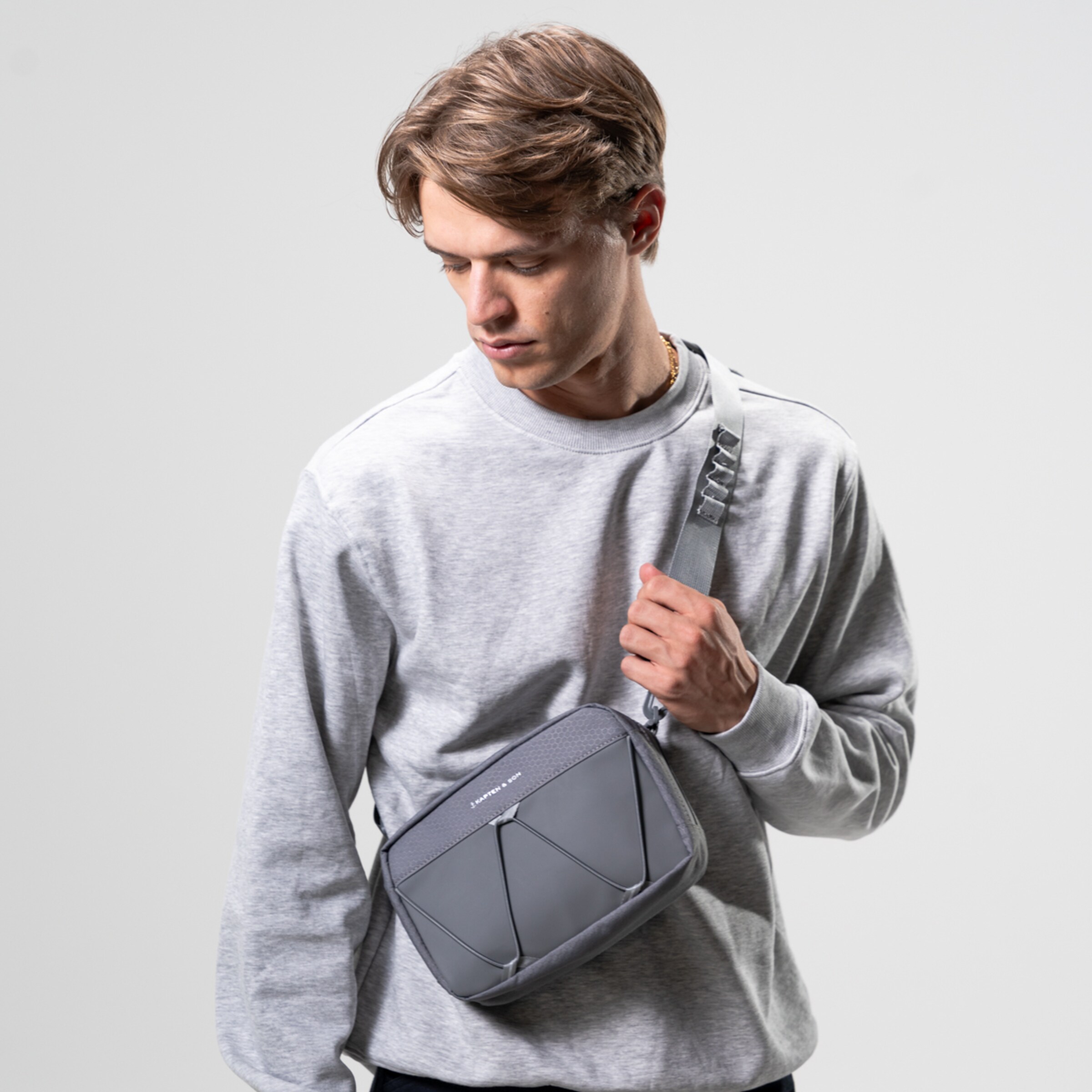 Banff Crossbody Stone Grey