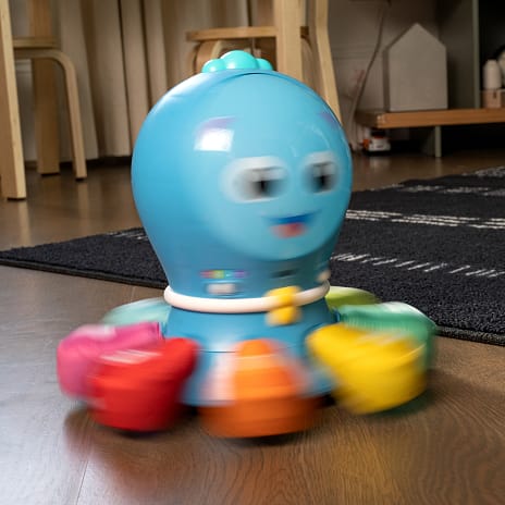 Baby Einstein crawl & chase pal go opus go