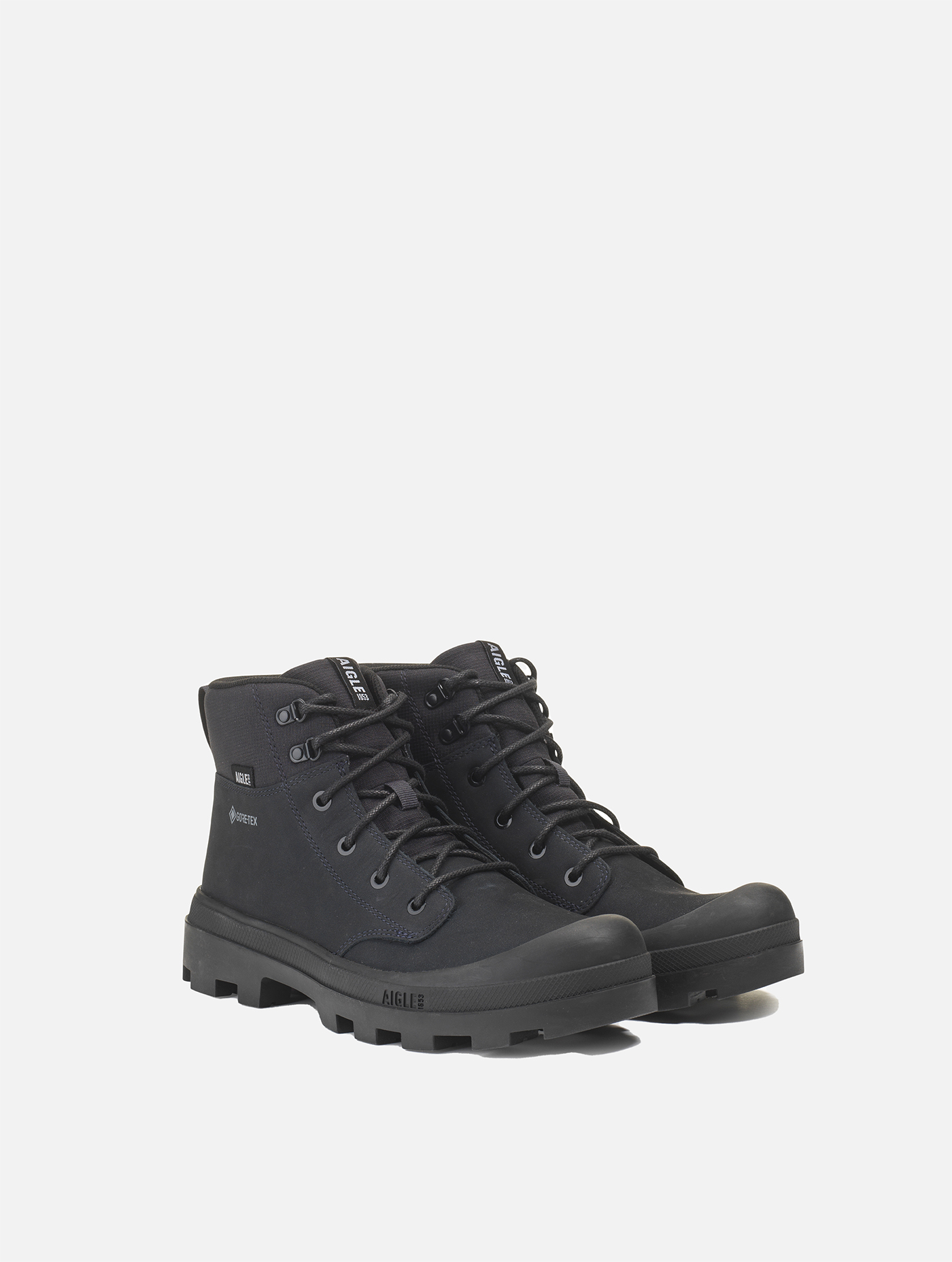 L'iconique chaussure de marche Aigle, en cuir GORE-TEX NOIR