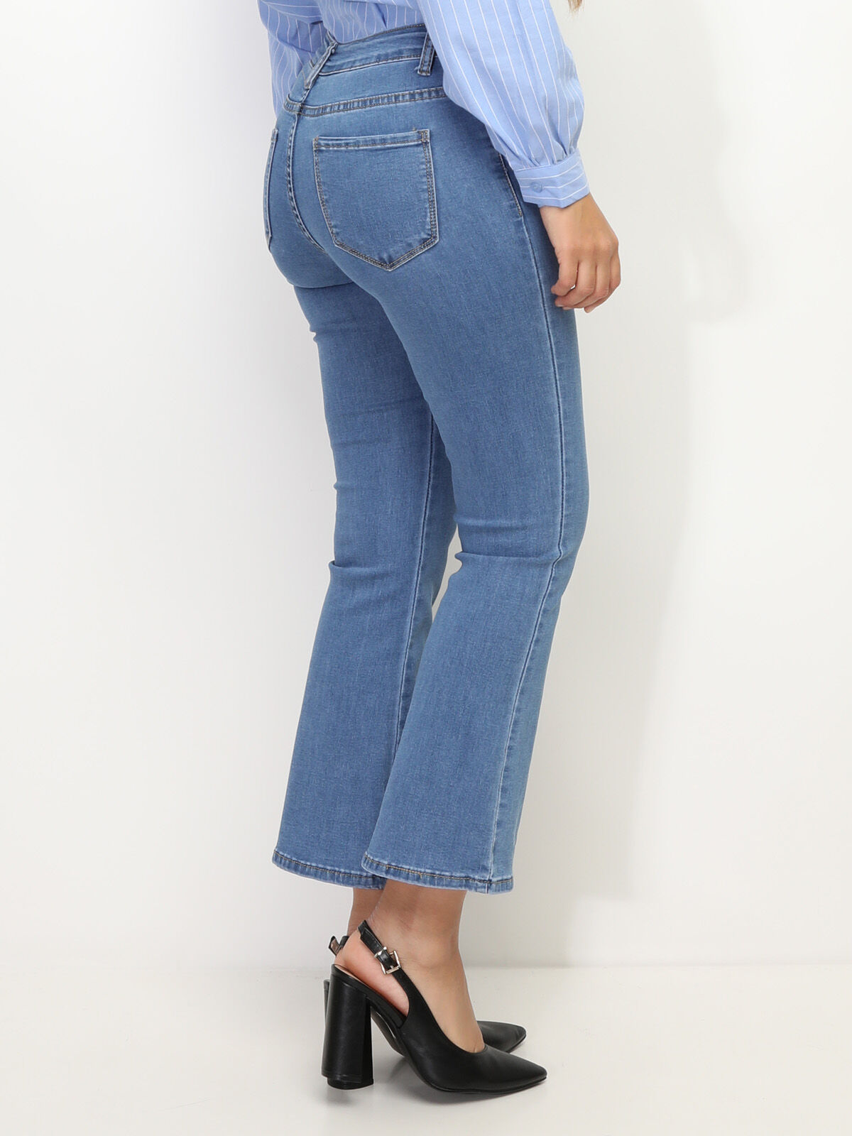 Jeans court évasé- Bleu