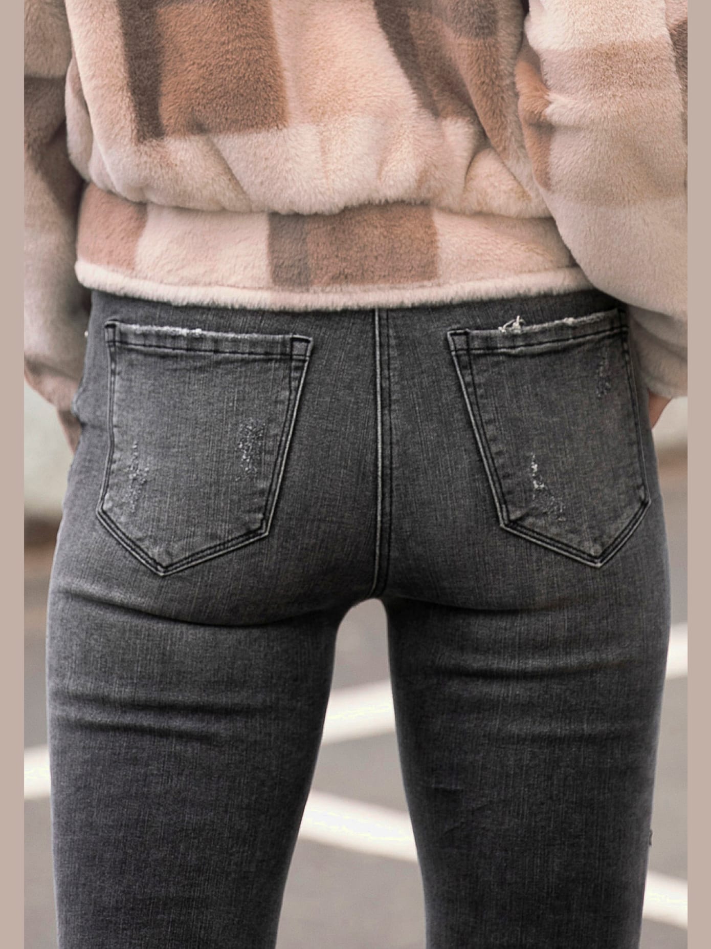 Jean effet déchiré jambes affinées