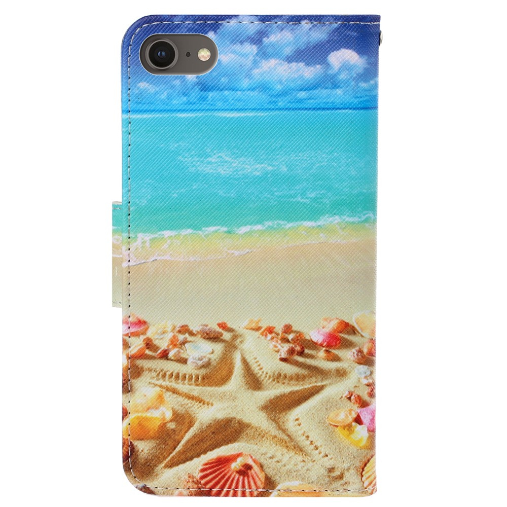 iPhone SE (2022/2020) / 8 / 7 Leder Tasche Hülle mit Kartenfach - Muscheln & Sand