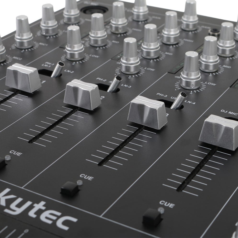 Skytec STM-7010 DJ mixer