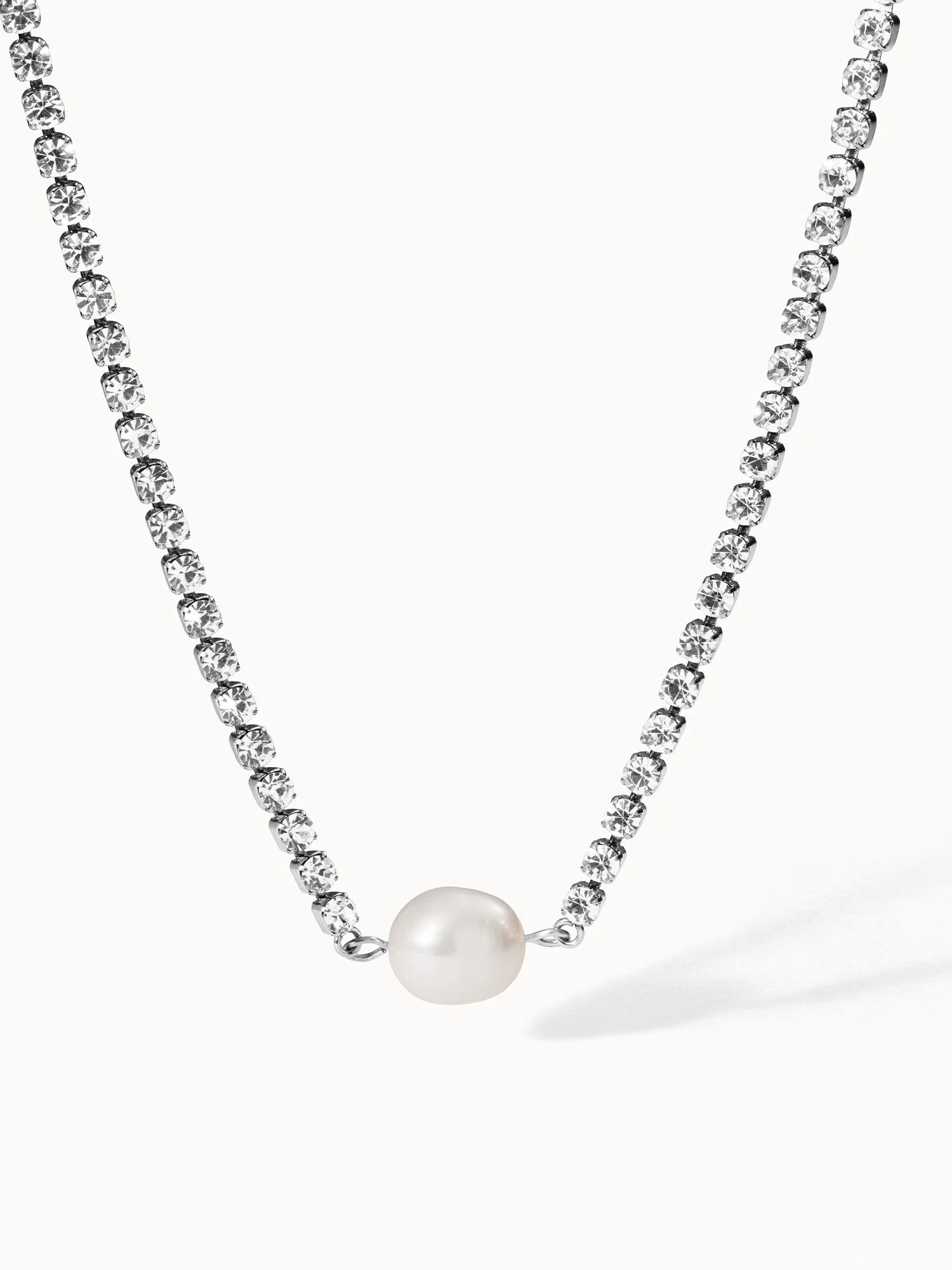 Shimmering Pearl Kette