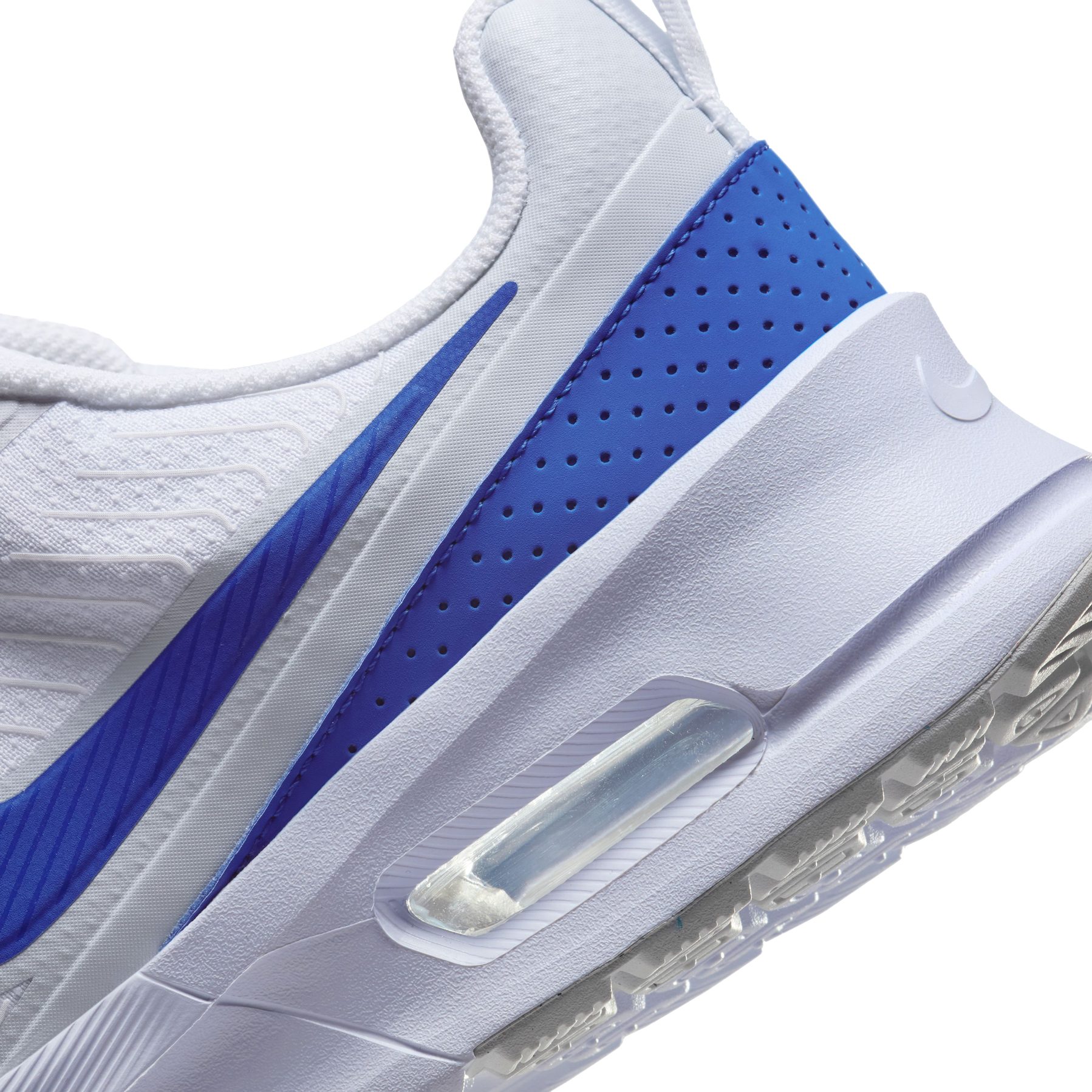 Nike Air Max Nuaxis Sneaker Herren white