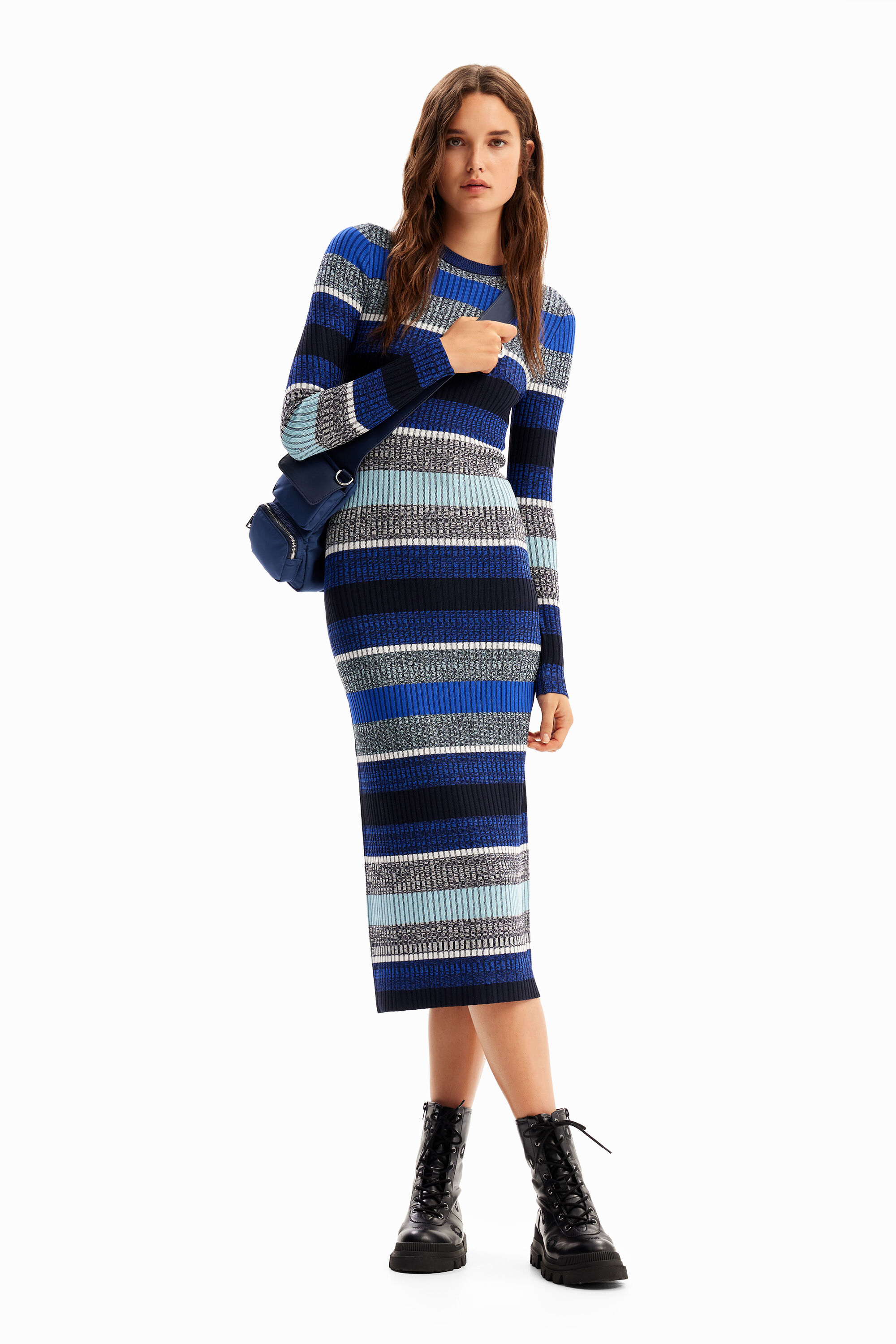 vestido midi canelado listrado