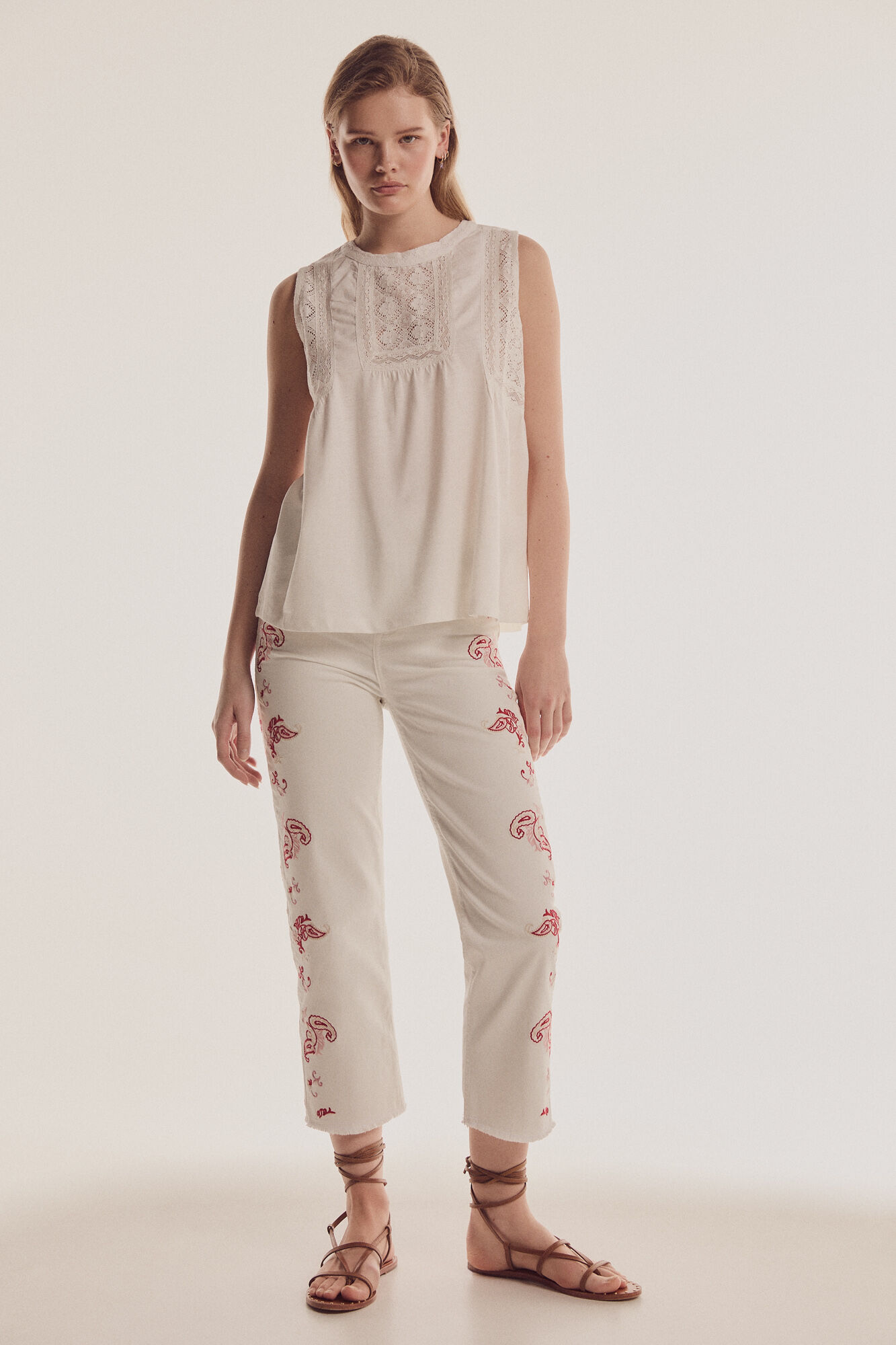 Camiseta de renda - Bege