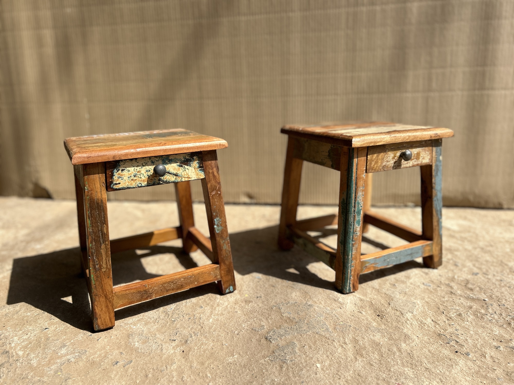 Hocker mit Schublade aus recyceltem Holz, natur / vintage, B  25 cm, T 25 cm, H 30 cm von fischer's lagerhaus