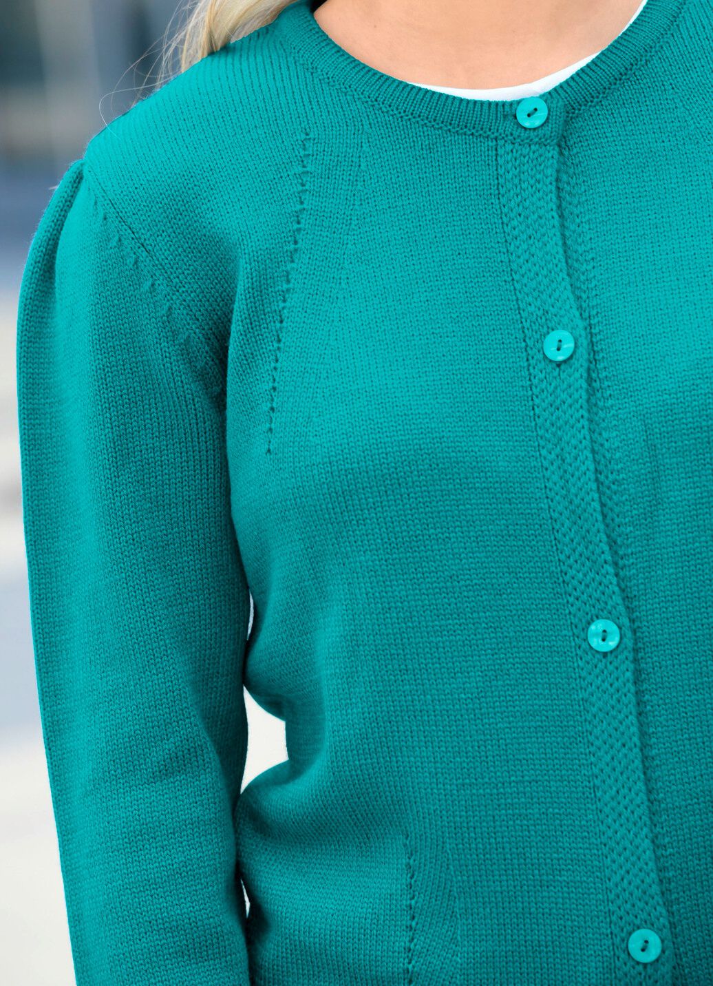 Strickjacke mit Raffungen