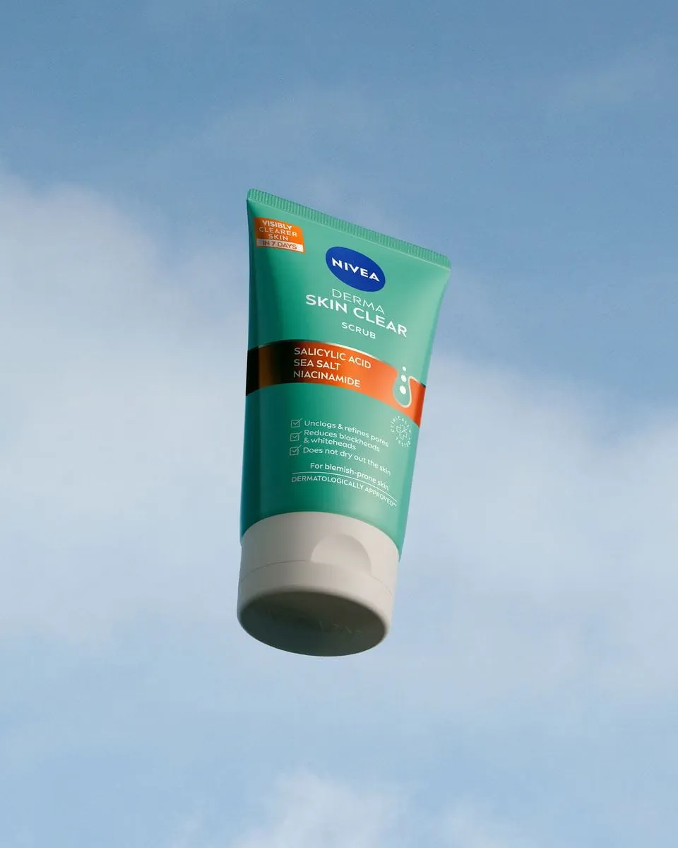 NIVEA GOMMAGE DERMA SKIN CLEAR 150 ML