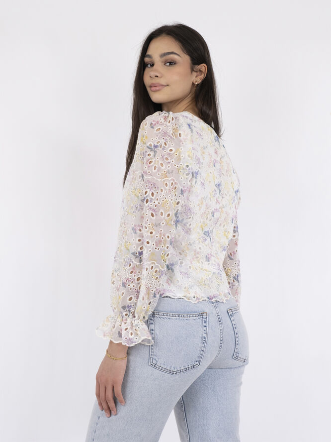 Neo Noir Candice Embroidery Blouse Creme