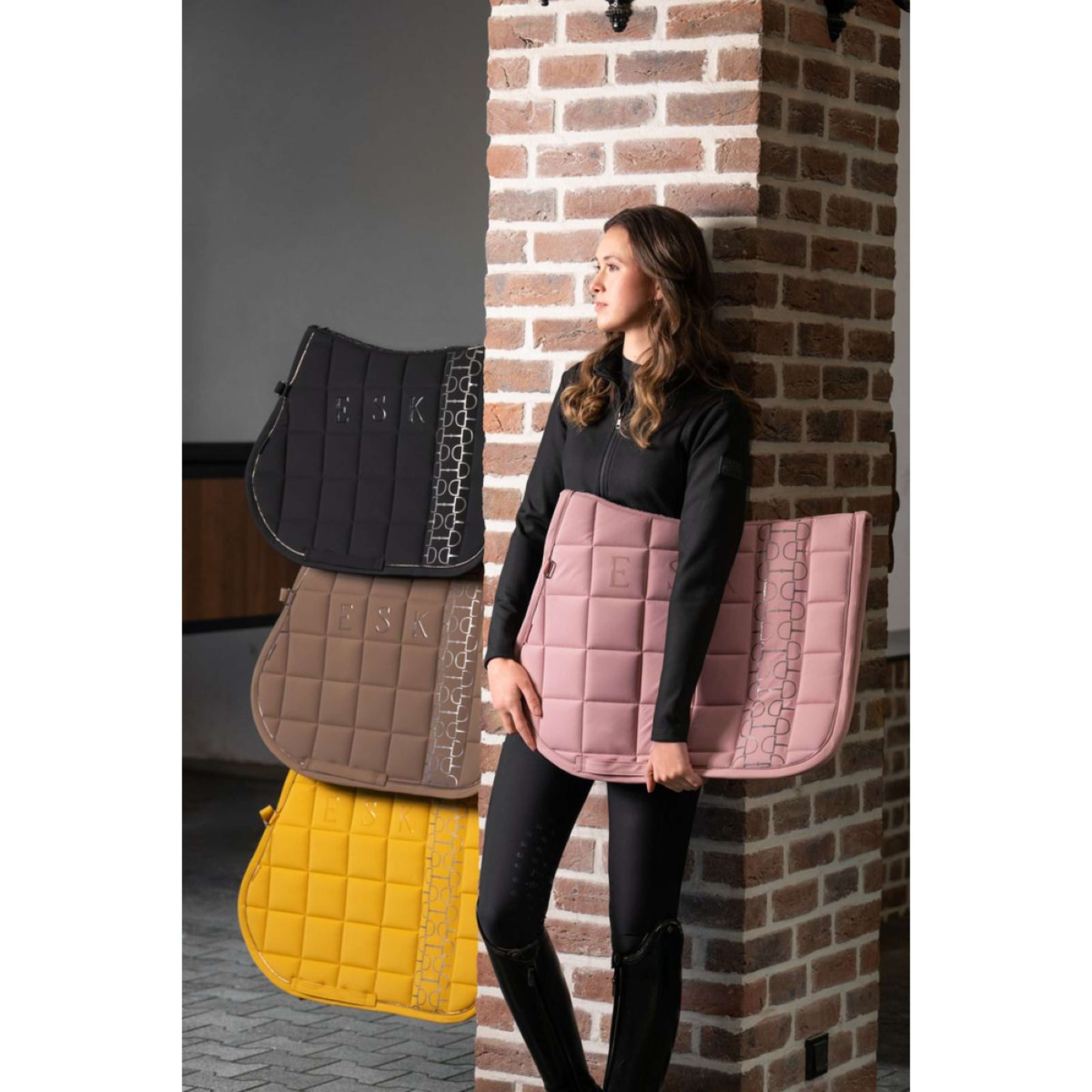 Eskadron Zadeldekje Big Square Softshell Platinum '25 Dressuur Zwart