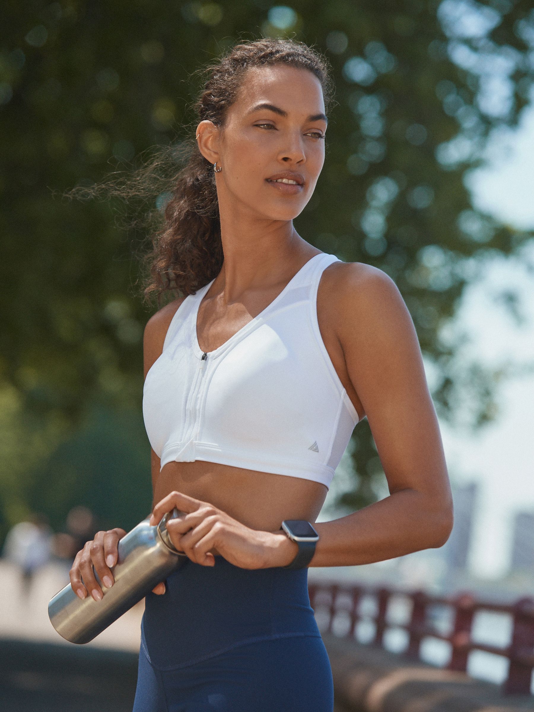 Wit - B-GG Active Sports high impact Dry Tech-sportbeha met rits aan de voorkant