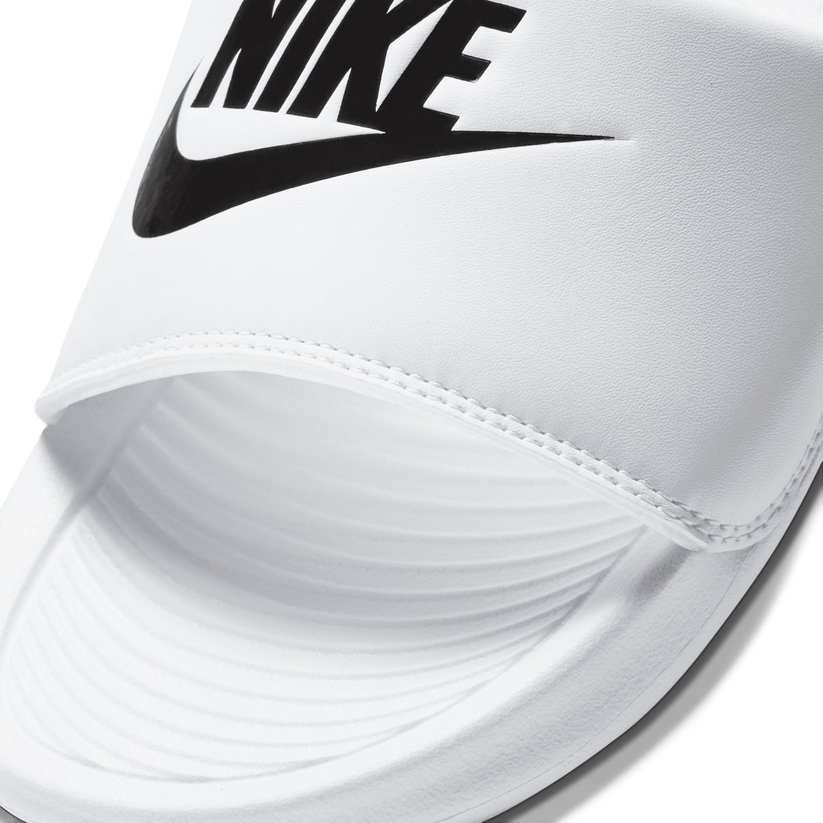 NIKE-Victorione-l-Sandales athlétiques à glissière - Talon plat - Blanc/Noir