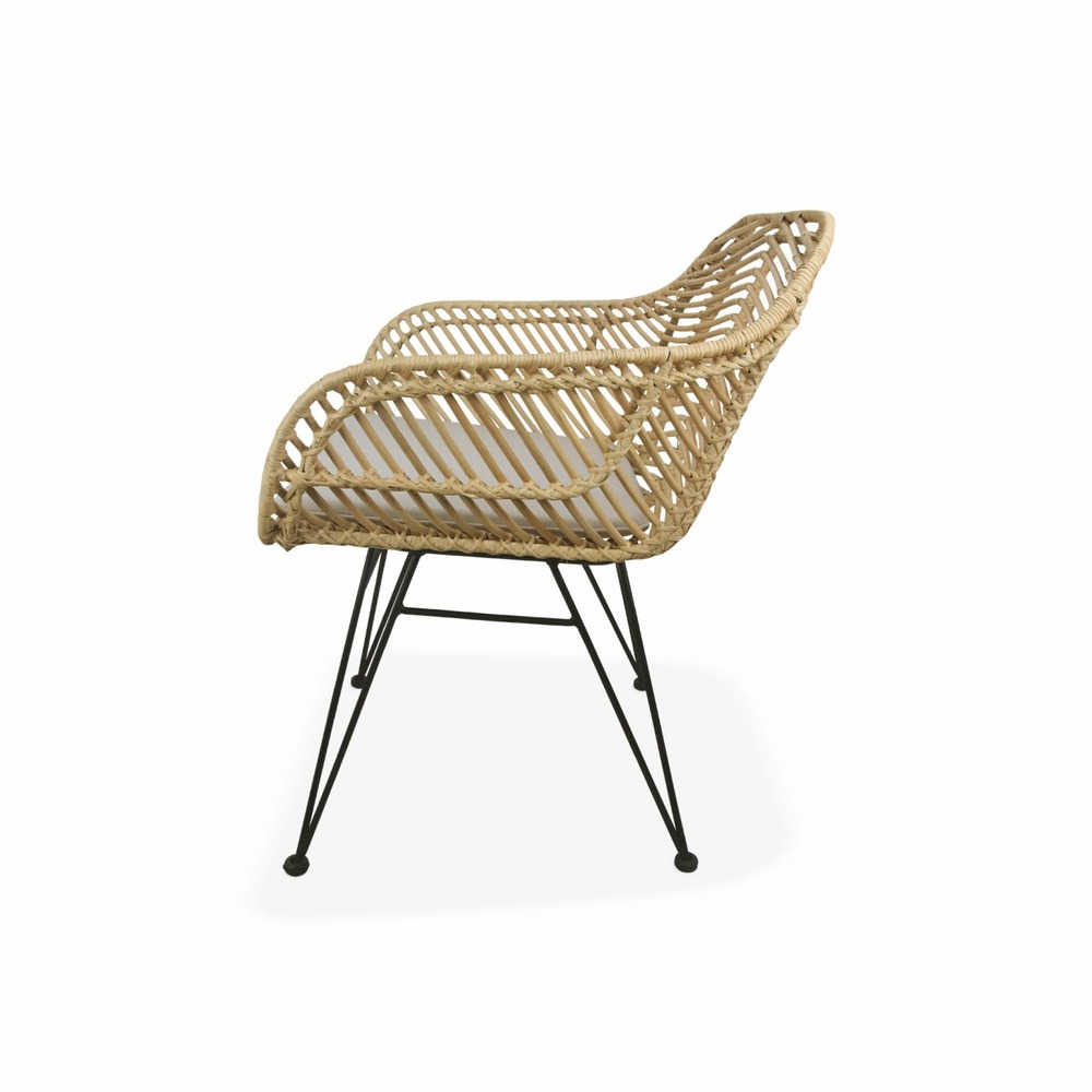 Fauteuil en rotin naturel et métal. Coussin beige - cahya