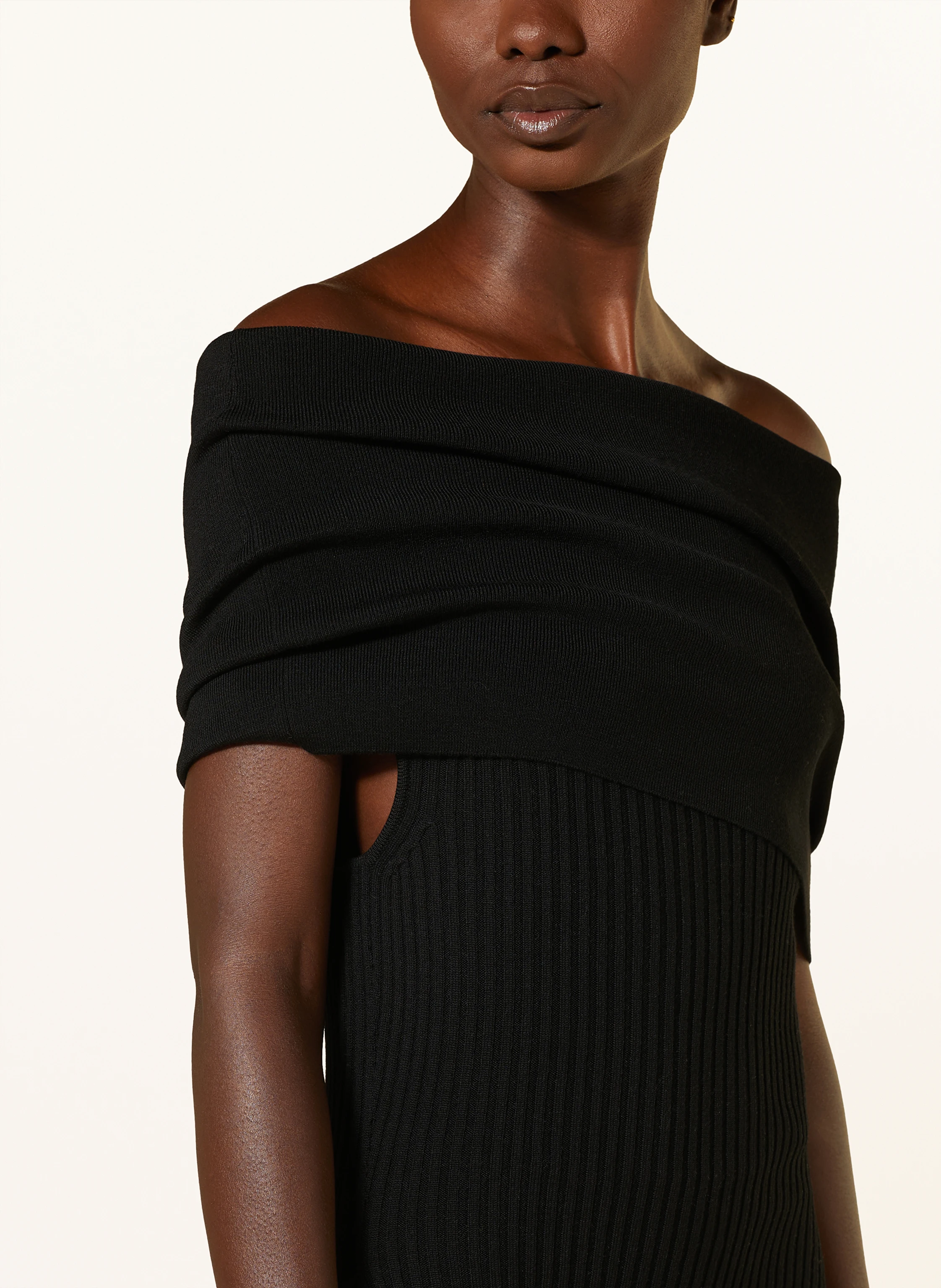 Alexander McQUEEN Off-Shoulder-Strickkleid