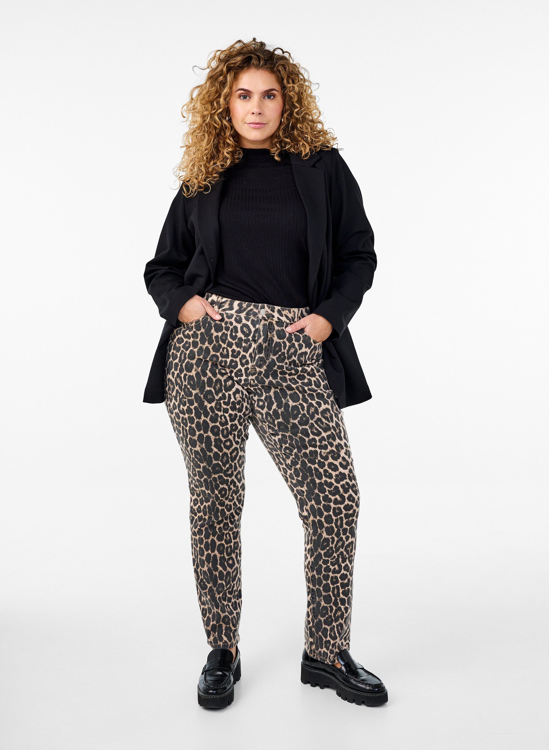 Emily jeans med leopardprint