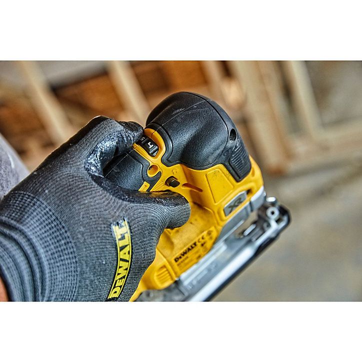 Scie sauteuse sans fil Brushless DeWalt DCS334NT-XJ XR 18V (sans batterie)