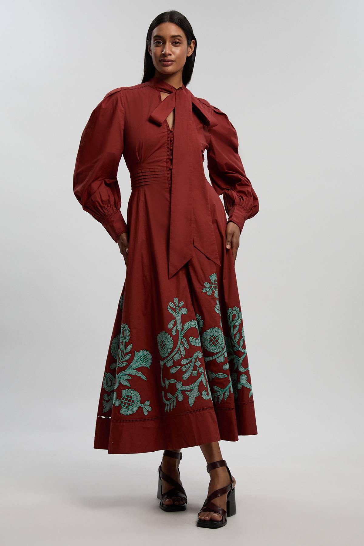 KarenMillen Robe Maxi En Coton Avec Broderie Ajourée Bordure Et Dentelle Échelle